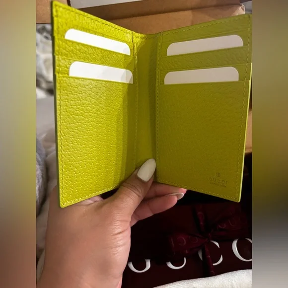 NEW Gucci Beige and dark brown with Acid Green Accent Wallet- GG long card case - Picture 3 of 9